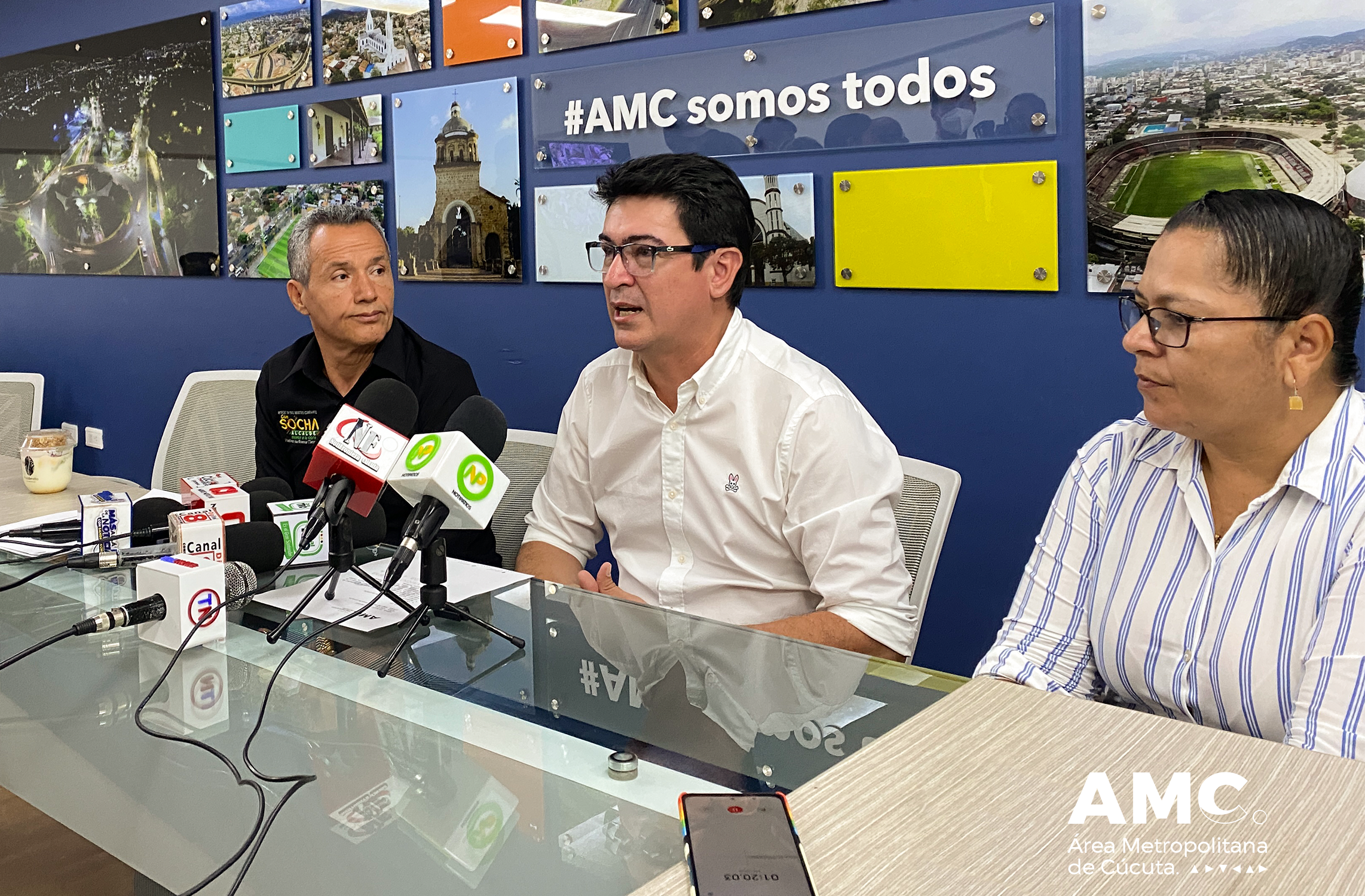 Junta Metropolitana, rueda de prensa con el director Miguel Enrique Peñaranda Canal