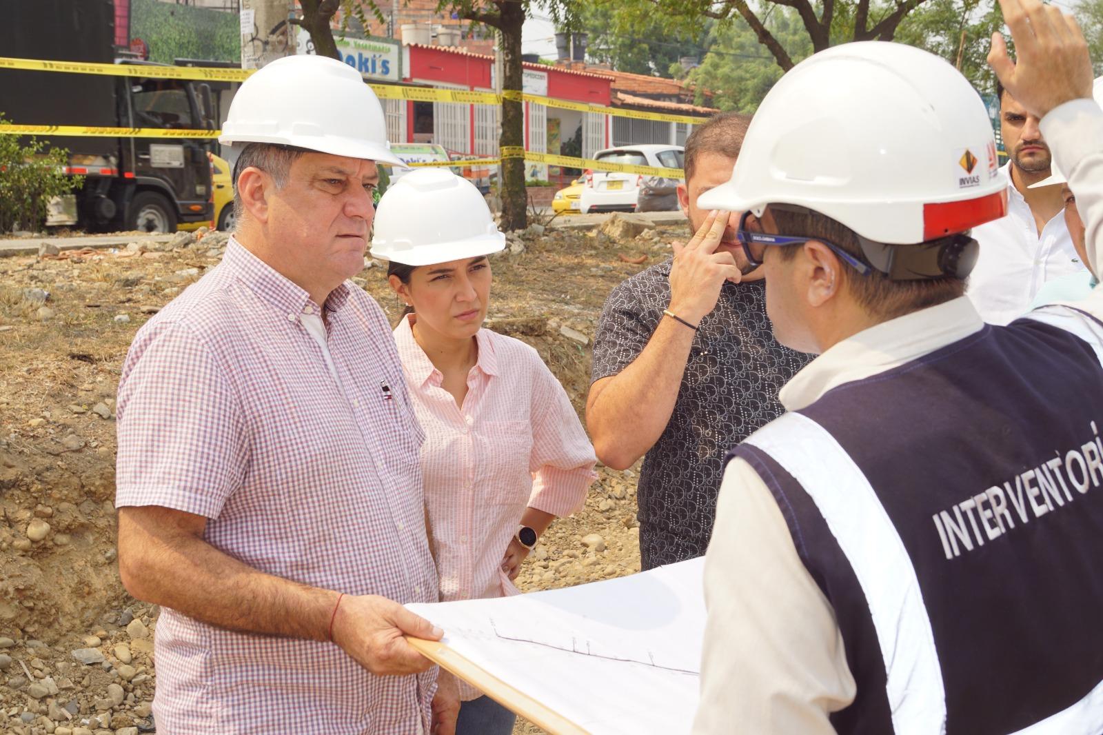Juan Carlos Soto, Director del Área Metropolitana visitó las obras de infraestructura a cargo de la entidad