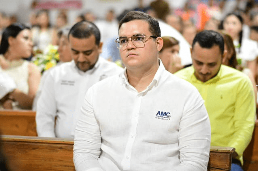 Subdirector de Proyectos, Camilo Gómez asistió a la eucaristía de celebración